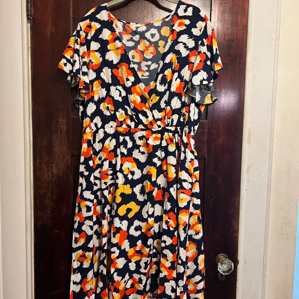 NWoT Floral Short Sleeve Mid Length Dress